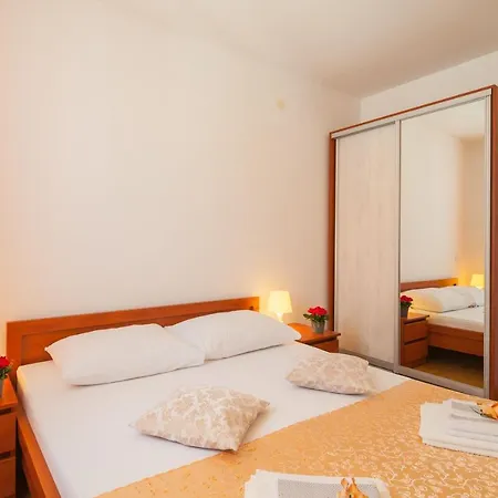 Island Beat Apartman *