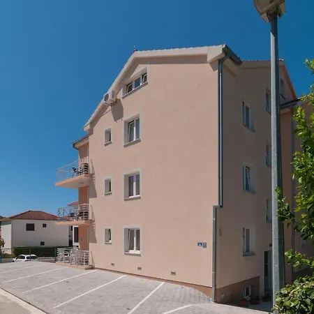 Island Beat * Supetar