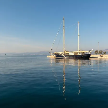 Island Beat * Супетар